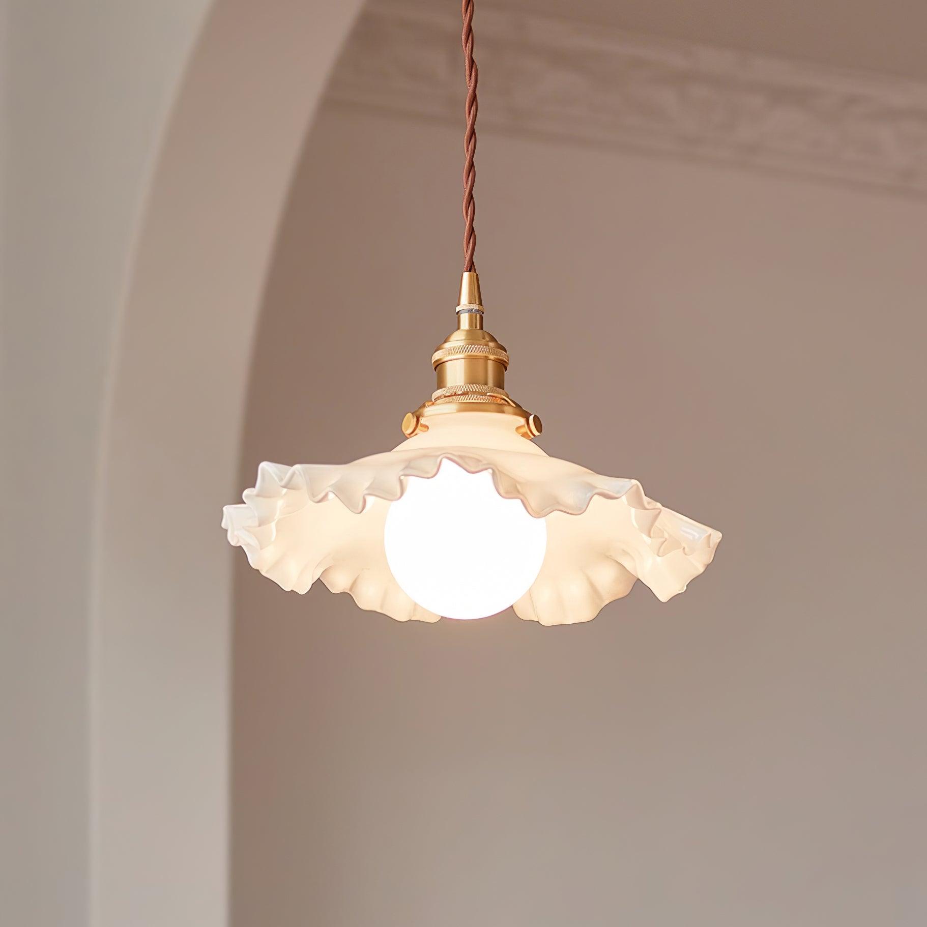 Iris Lampe Pendante Verre Abat-jour Volant Laiton - Neutralighting