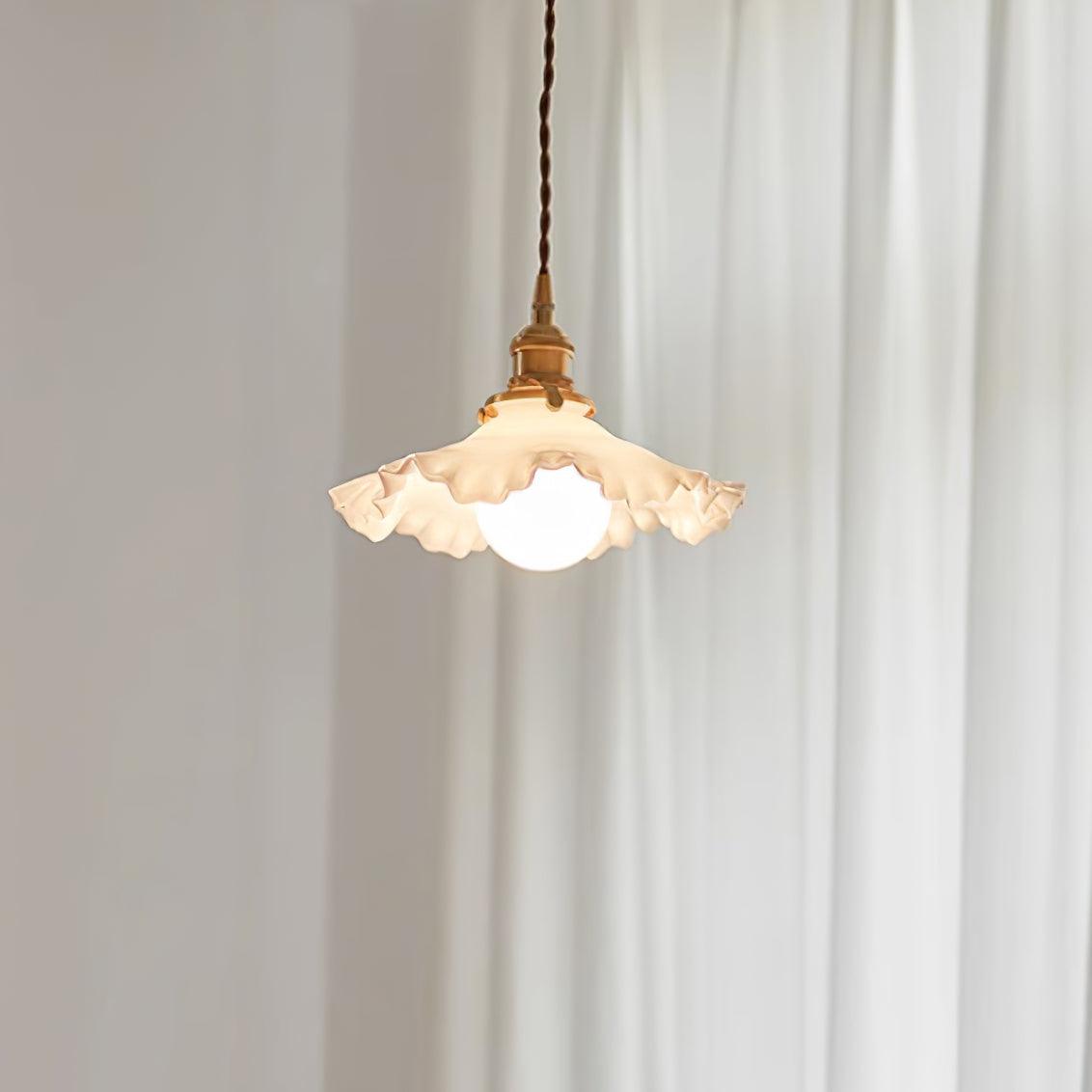Iris Lampe Pendante Verre Abat-jour Volant Laiton - Neutralighting