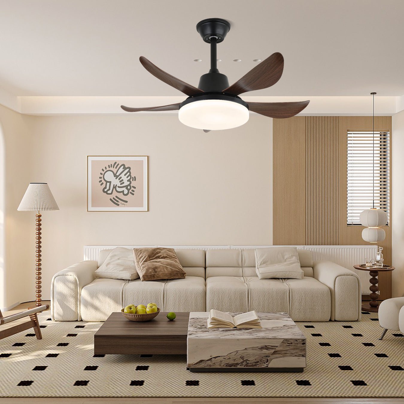 Gros plan du plafonnier ventilateur Callen montrant les pales en ABS et l'abat-jour en acrylique