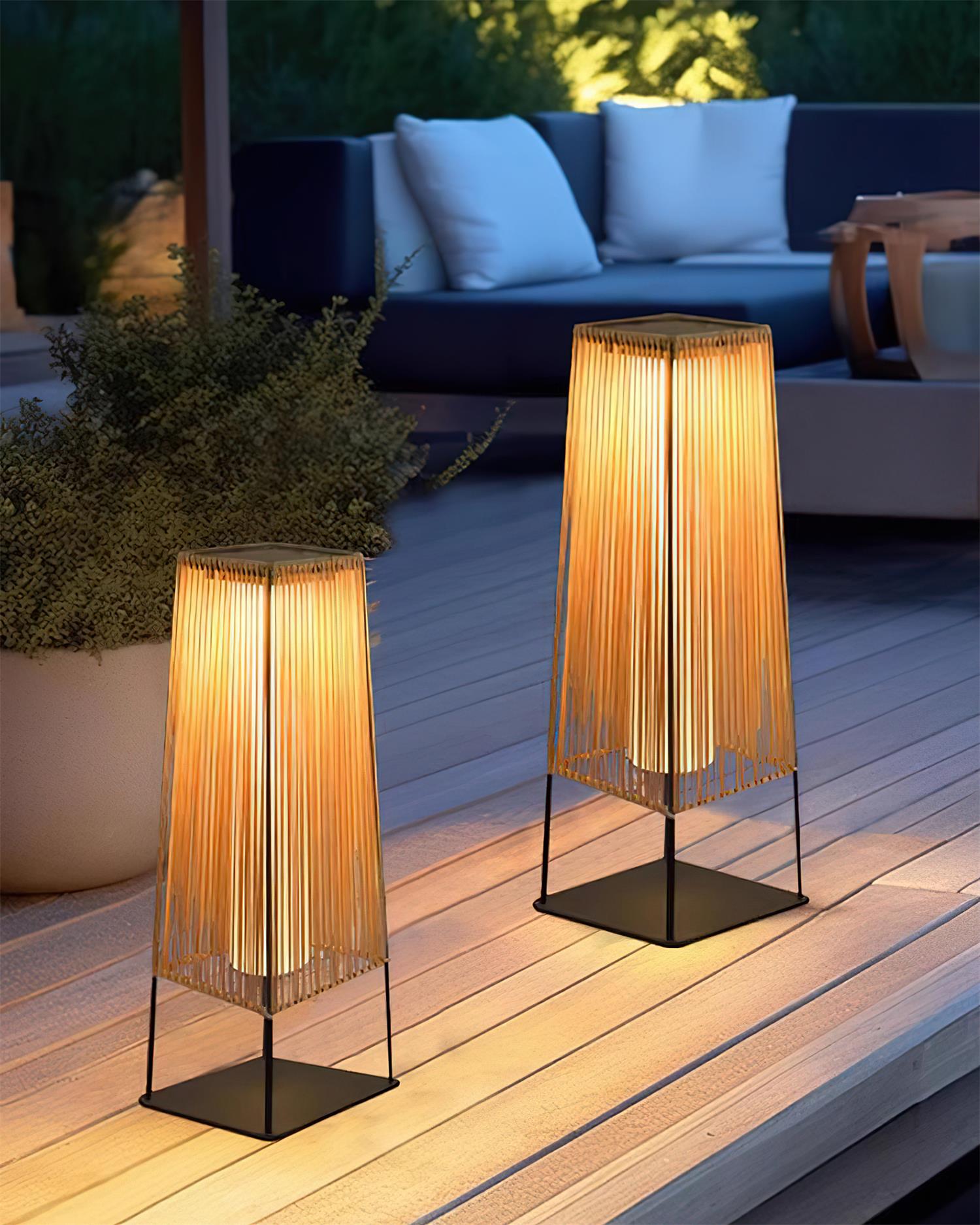 Solara Lampe de Poteau Extérieure à Lames Verticales - Neutralighting