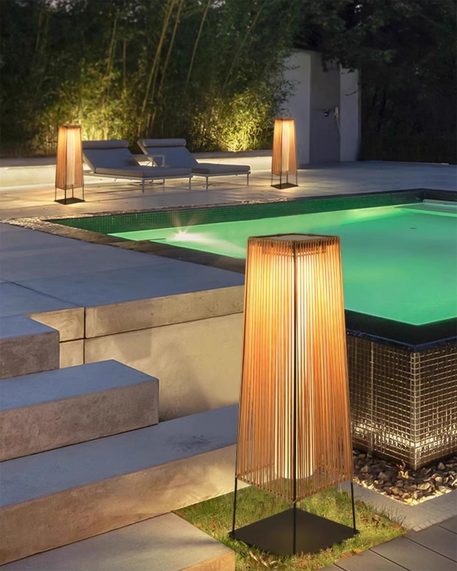 Solara Lampe de Poteau Extérieure à Lames Verticales - Neutralighting