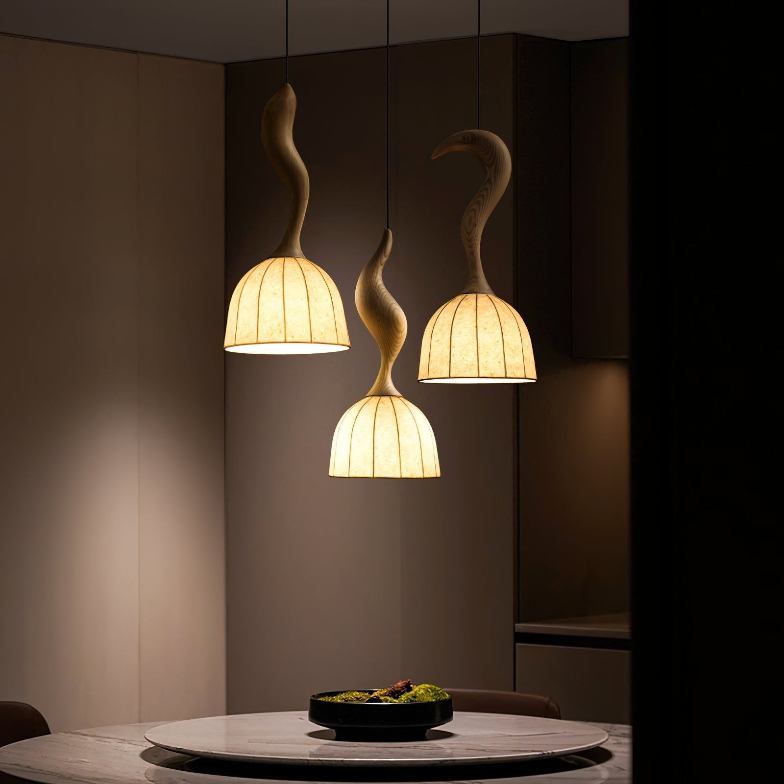 Solia Lampe Pendante Tige Courbée Tissu Bois - Neutralighting