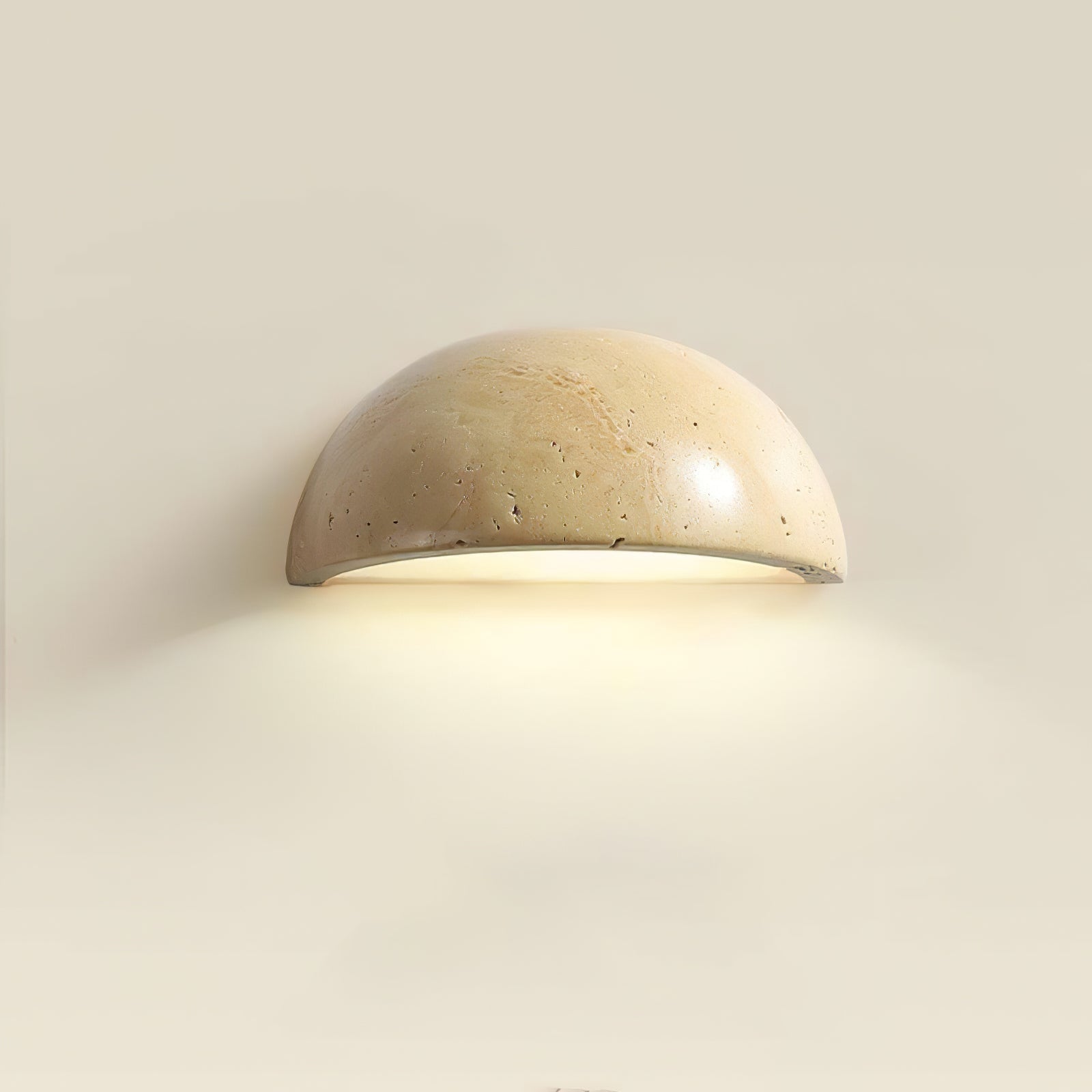 Vethayra Demi-Dôme Travertin Luminaire Mural - Neutralighting