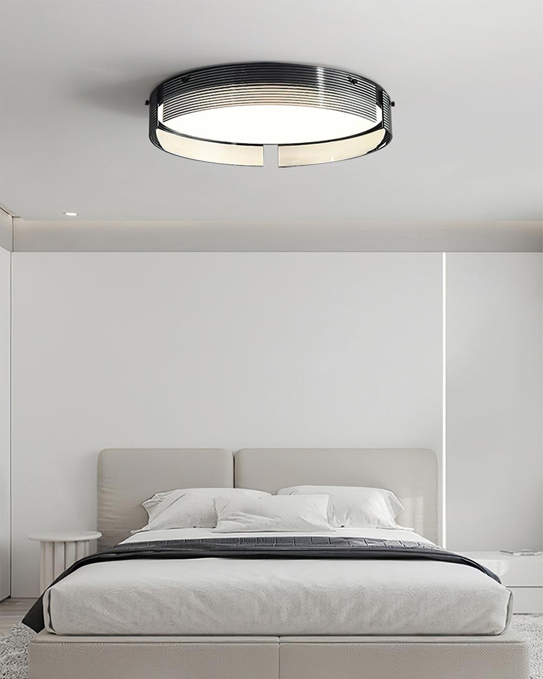 Stripe Lustre Plafonnier Moderne Laiton Lignes Élégantes - Neutralighting