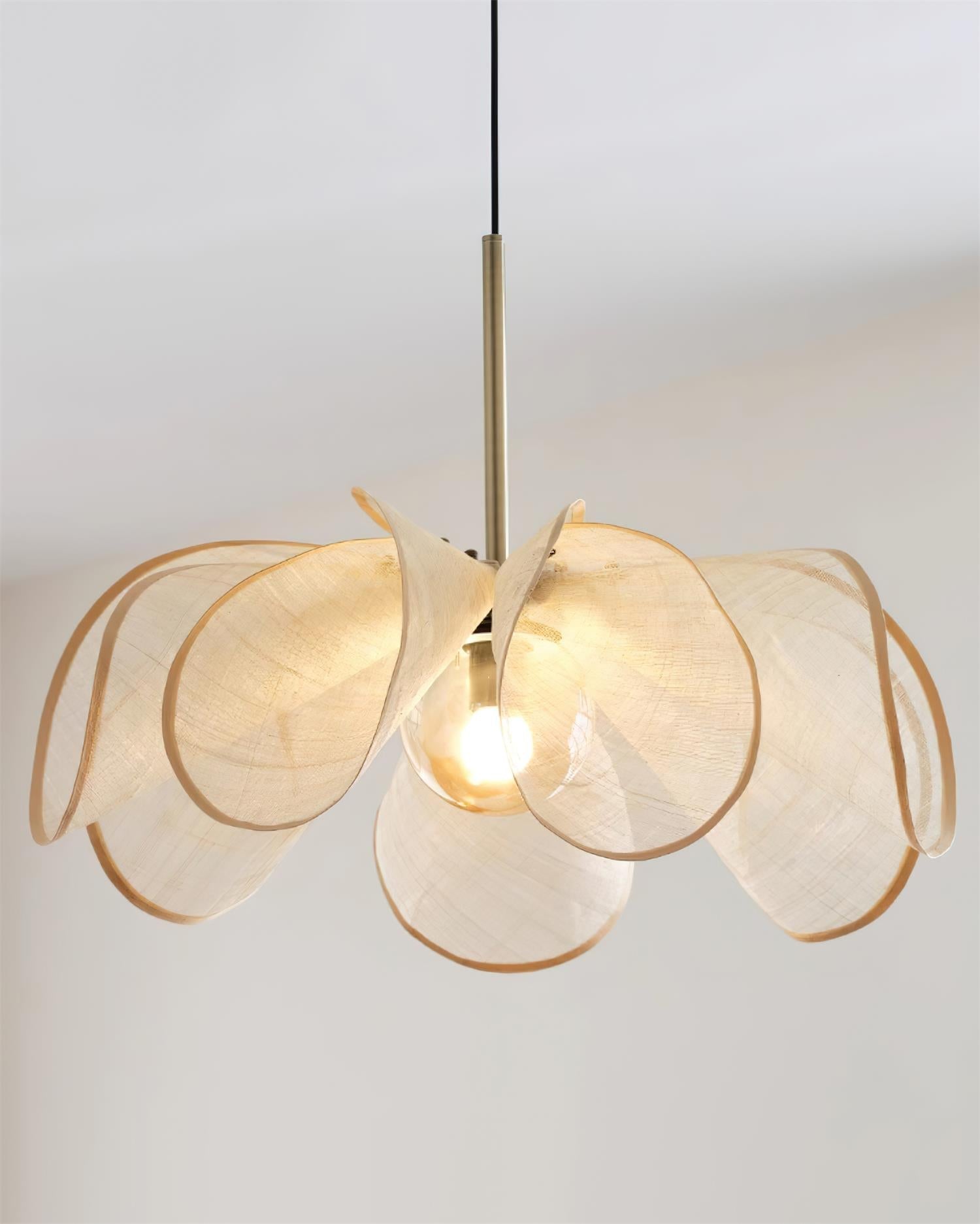 Pendant Lampe Pétale Abat-jour Fibre Végétale Marron Doux Ambiance Bohème - Neutralighting