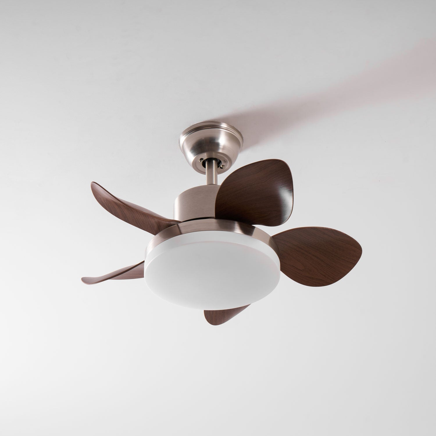 Plafonnier Ventilateur Alenya en bois, montrant les dimensions du produit