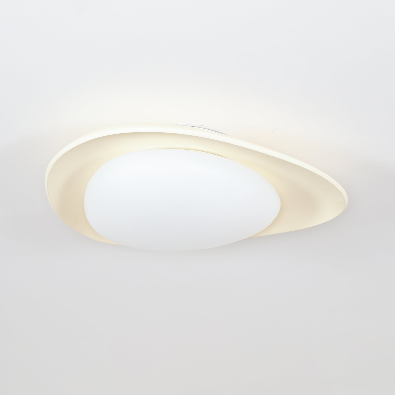 Blex Plafonnier Vert & Beige en Forme de Galet - Neutralighting
