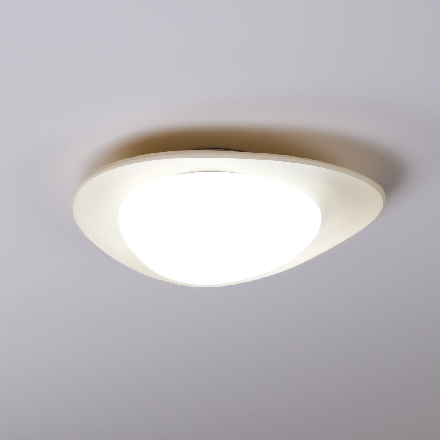 Blex Plafonnier Vert & Beige en Forme de Galet - Neutralighting
