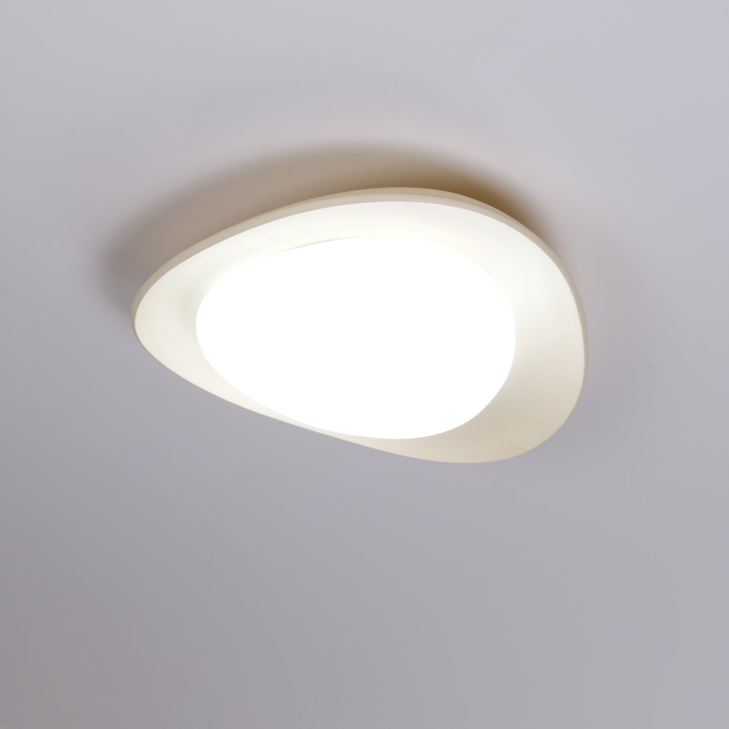Blex Plafonnier Vert & Beige en Forme de Galet - Neutralighting