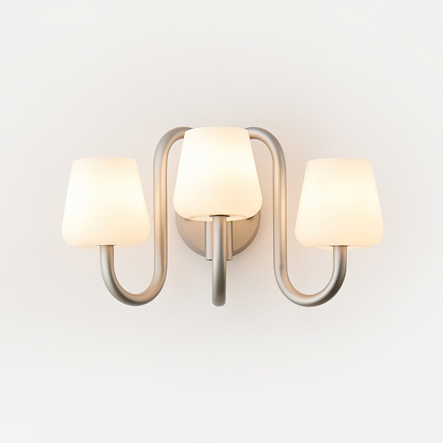 Trilo Applique Murale Courbes Satinées Sculpturales - Neutralighting