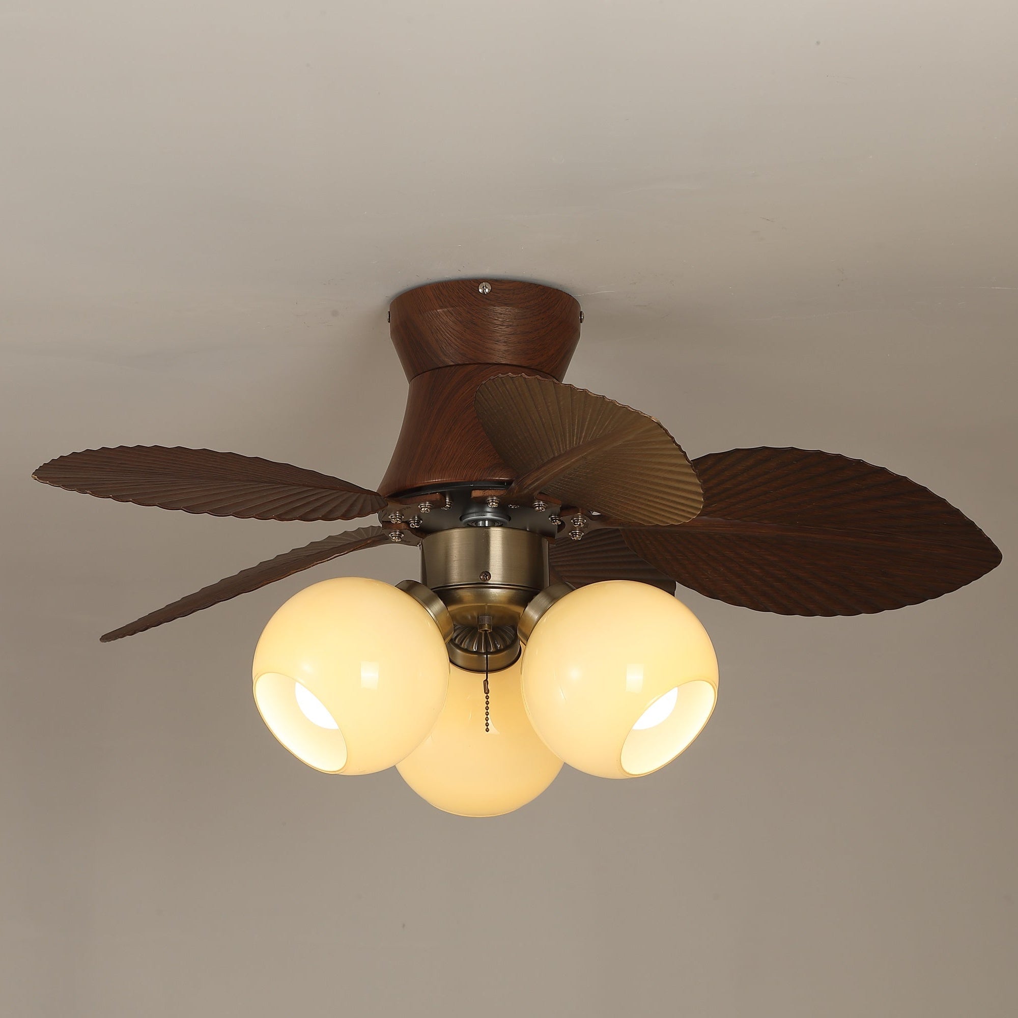 Plafonnier ventilateur Walden Chêne dans un espace de vie moderne