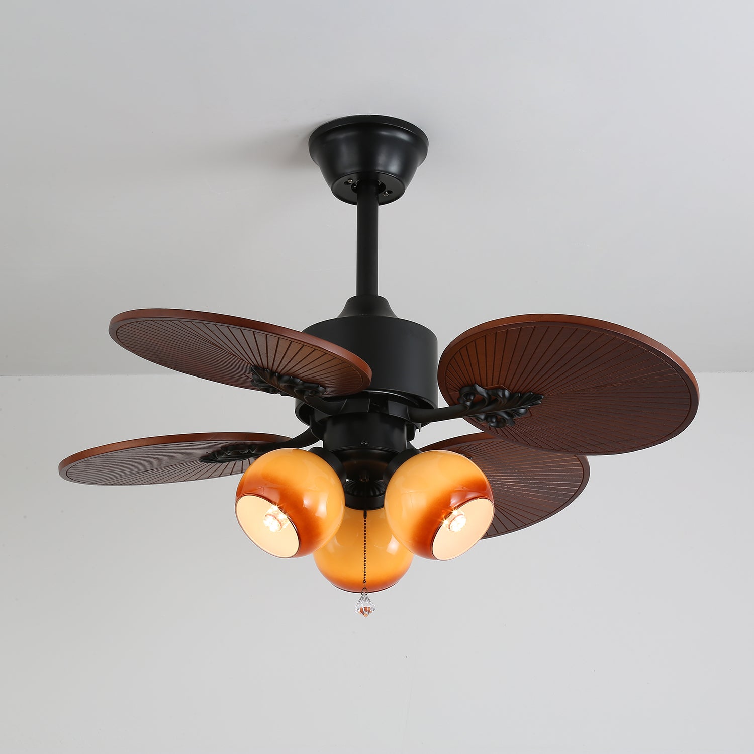 Détail des pales en ABS du ventilateur de plafond Solara