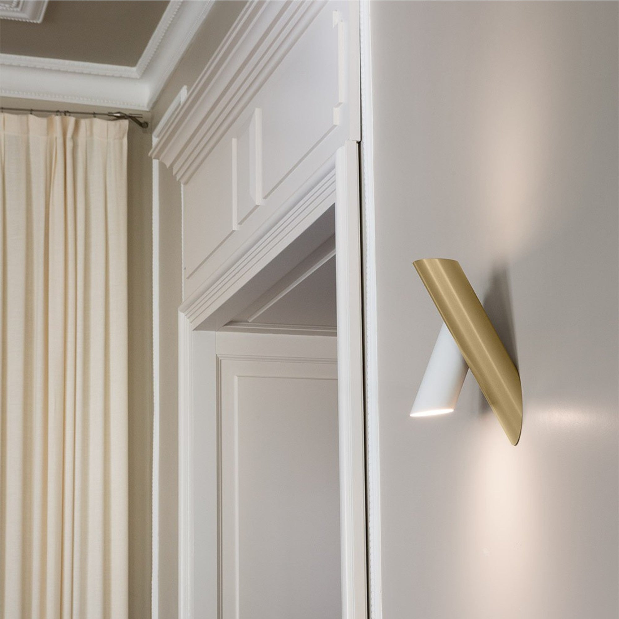 Luna Lampe Murale Métallique Minimaliste - Neutralighting