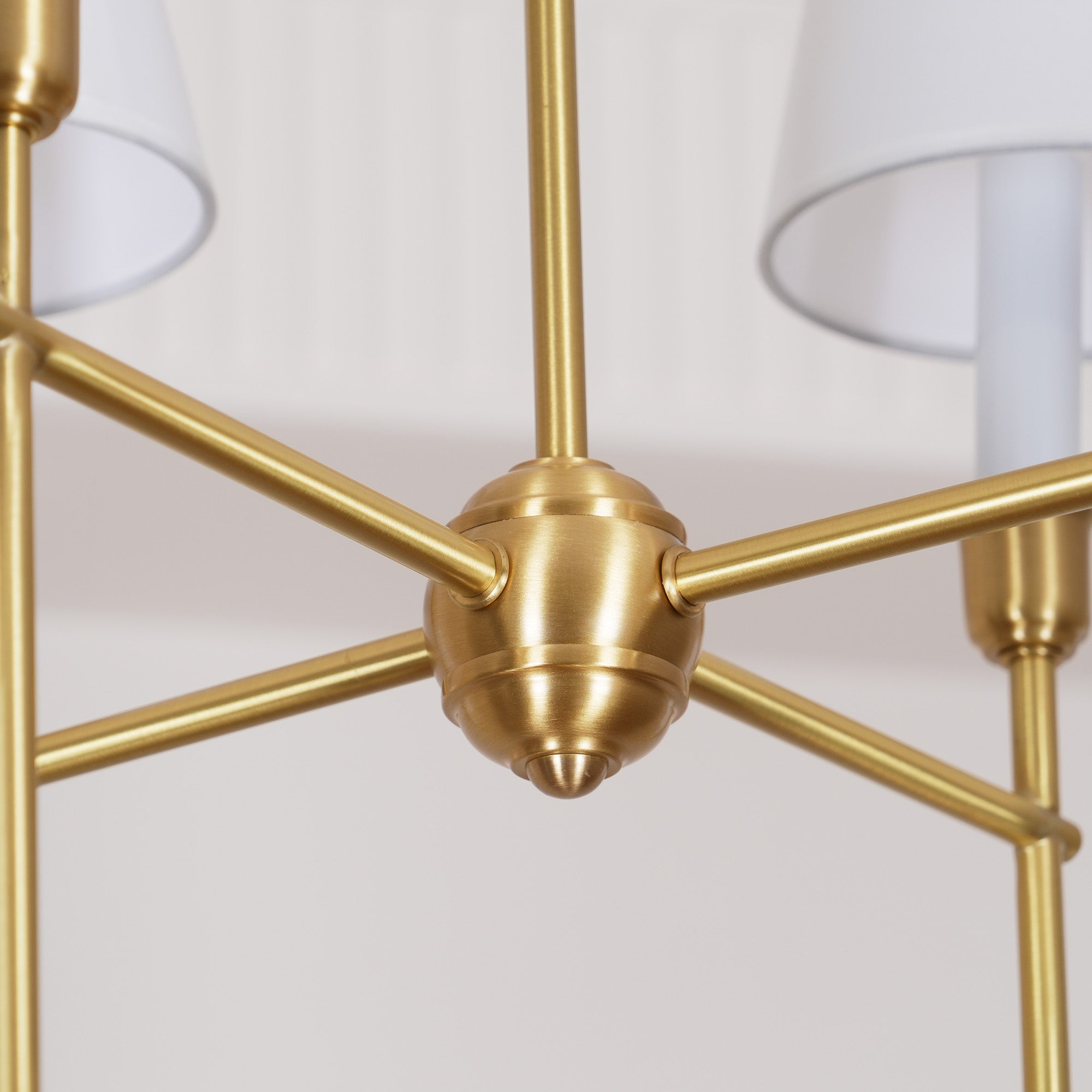 Talia Lustre de Luxe en Laiton et Tissu - Neutralighting