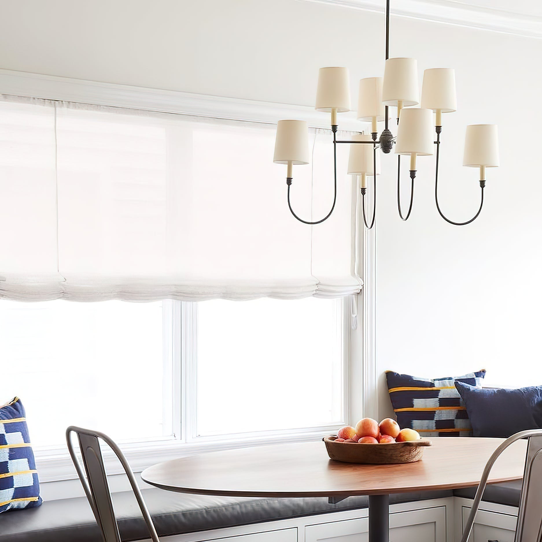 Talia Lustre de Luxe en Laiton et Tissu - Neutralighting