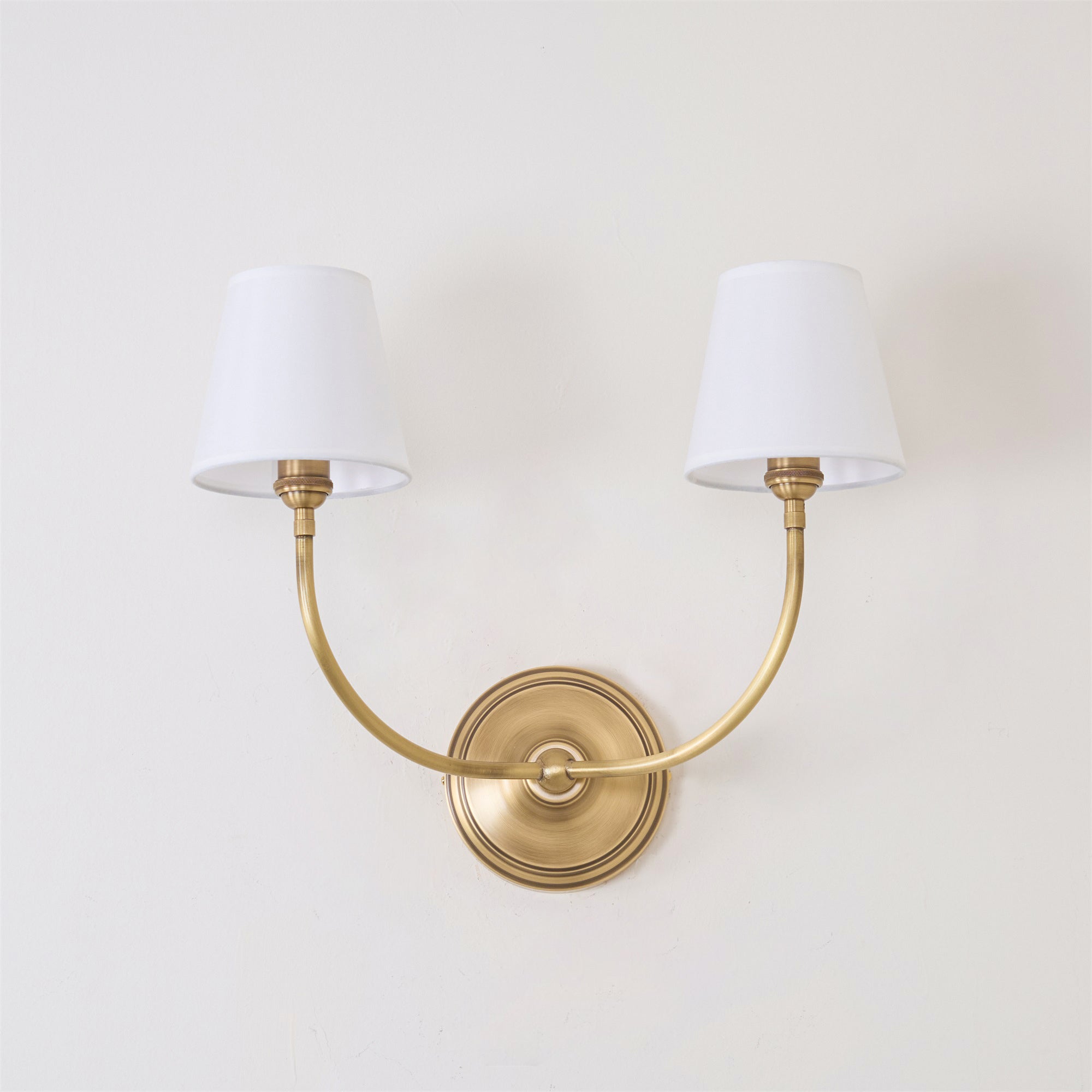 Victor Applique Murale en Bronze Noir et Tissu
