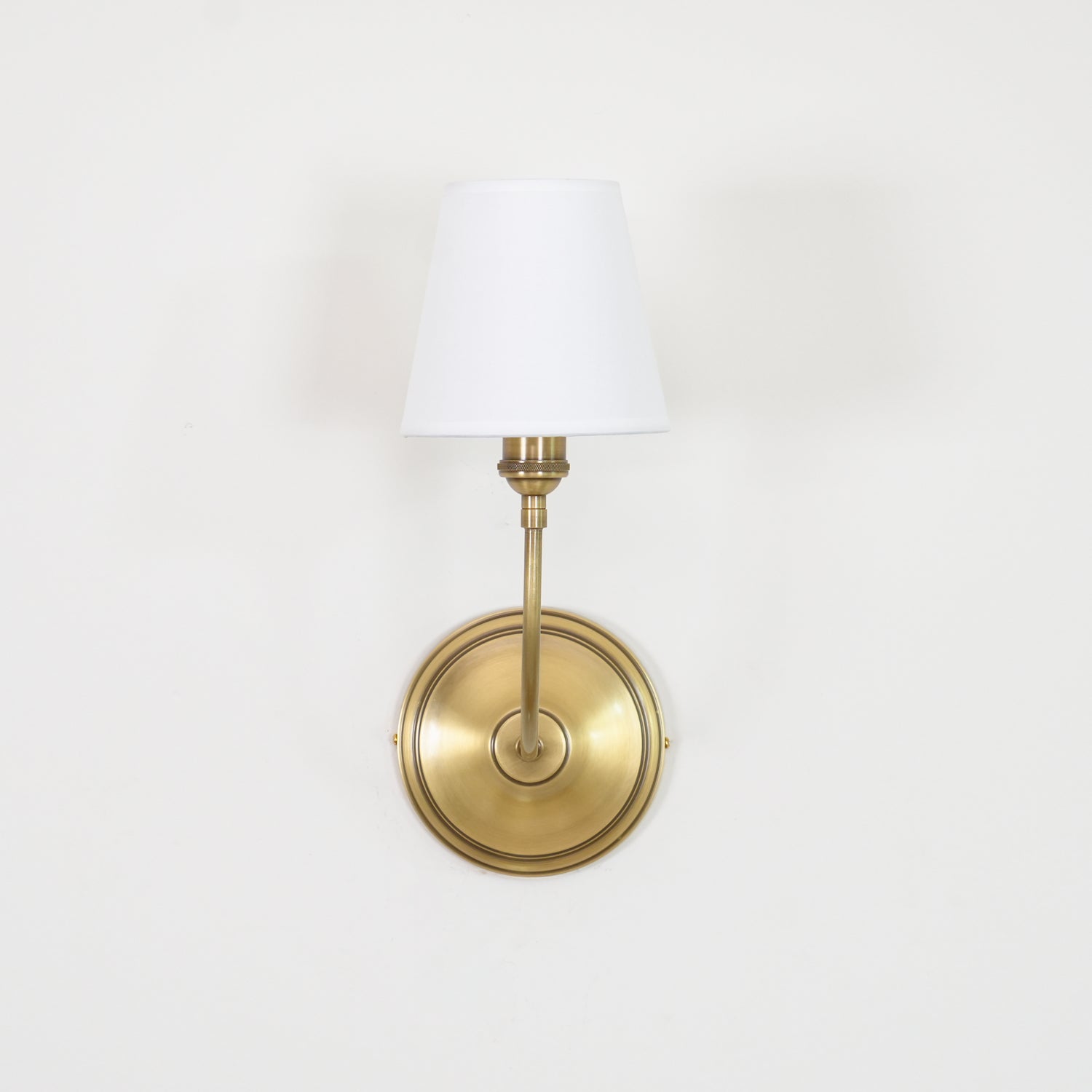 Victor Applique Murale en Bronze Noir et Tissu