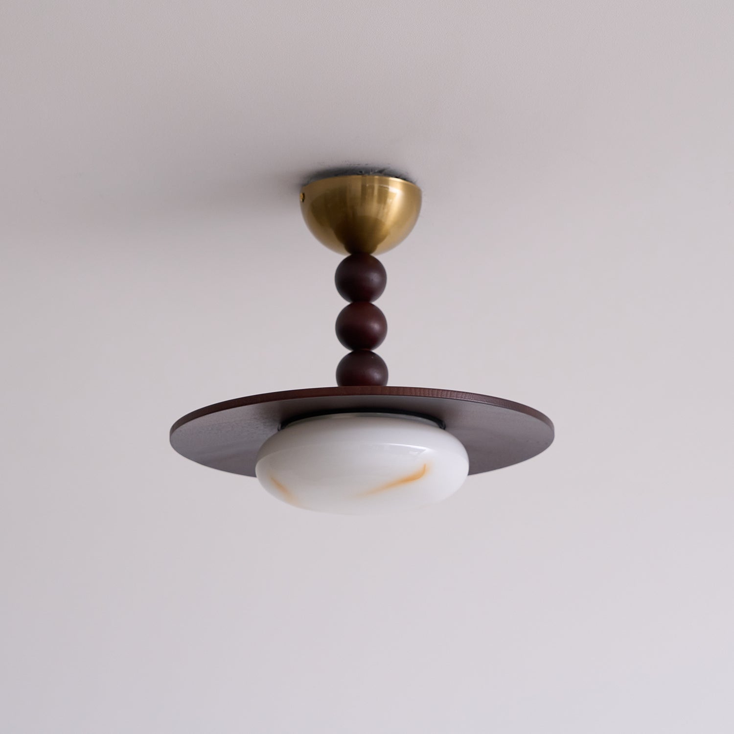 Yeste Plafonnier couleur noyer et imitation albâtre blanche