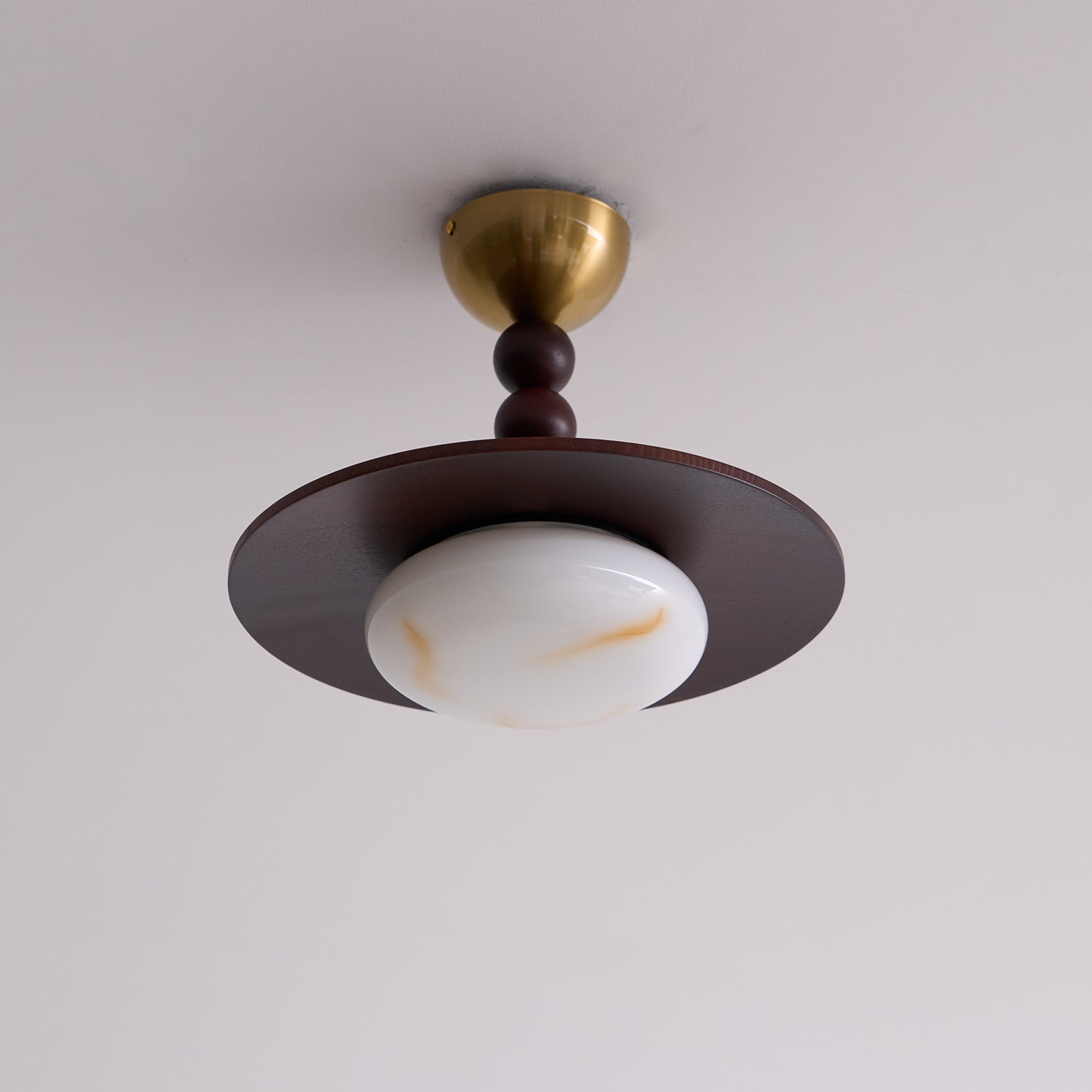 Yeste Plafonnier couleur noyer et imitation albâtre blanche