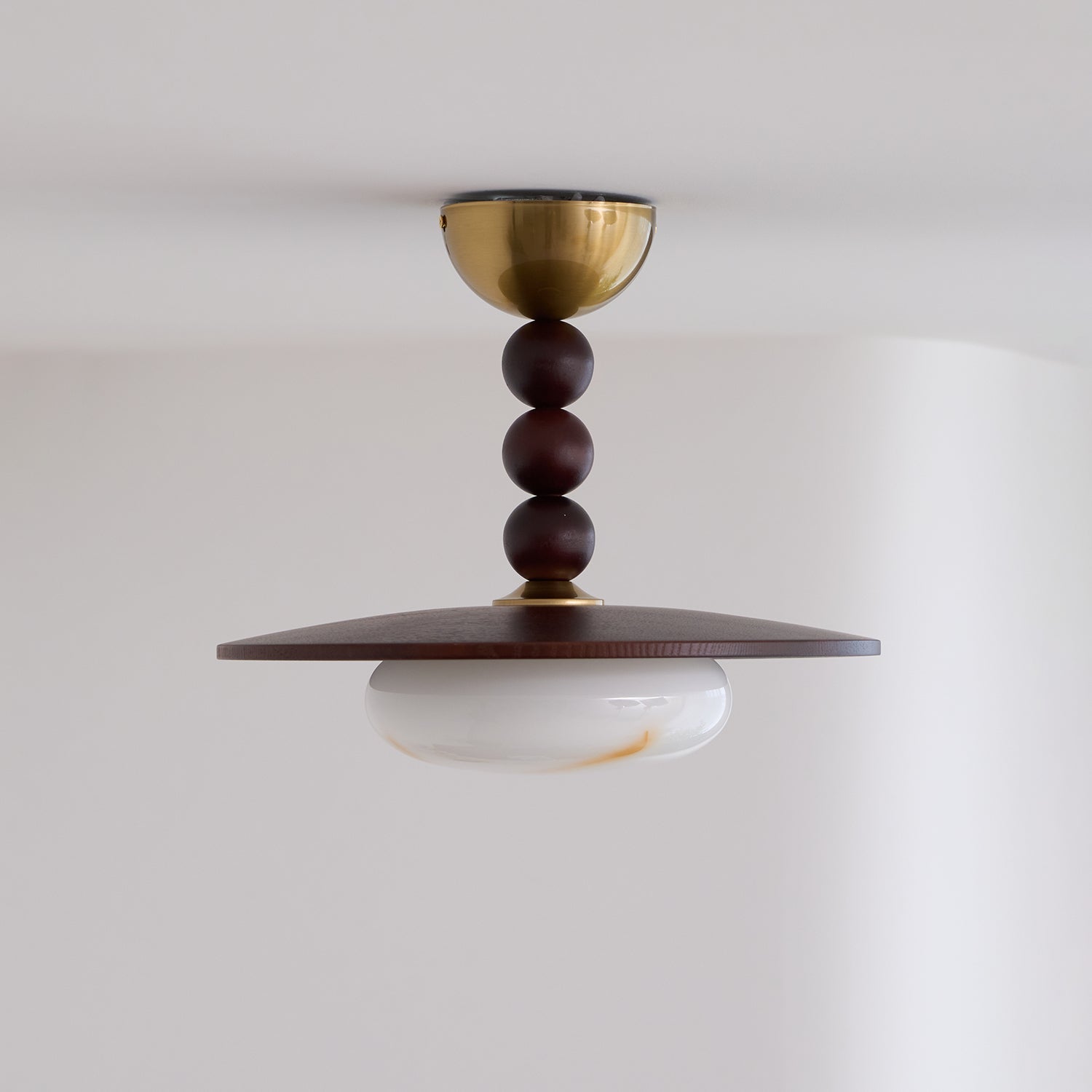 Yeste Plafonnier couleur noyer et imitation albâtre blanche