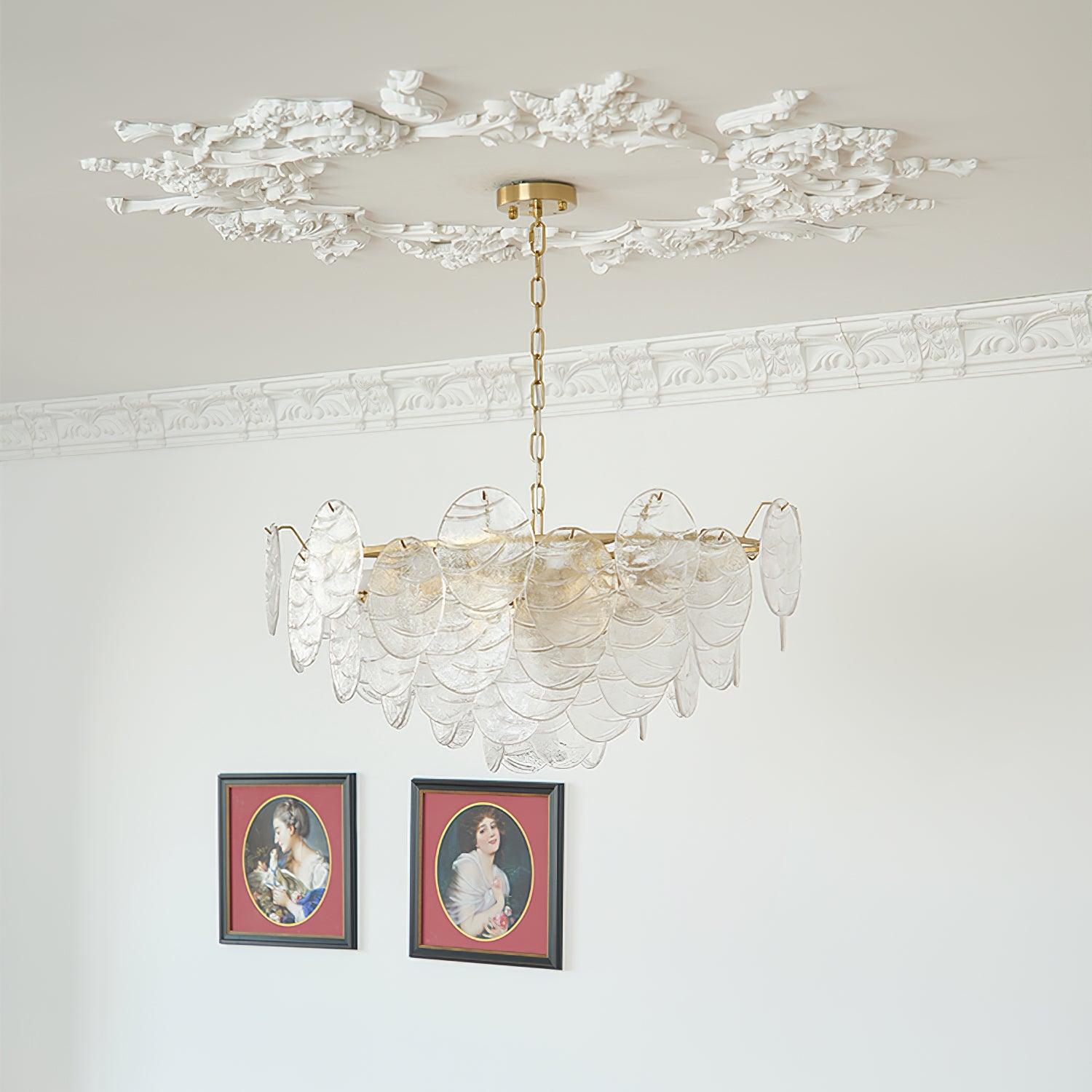 Lustrous Chandelier Victorien en Verre Finition Dorée - Neutralighting