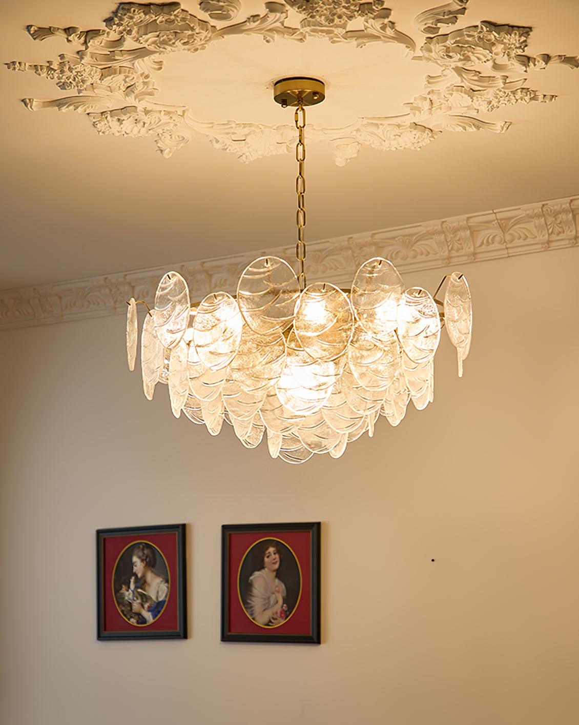 Lustrous Chandelier Victorien en Verre Finition Dorée - Neutralighting