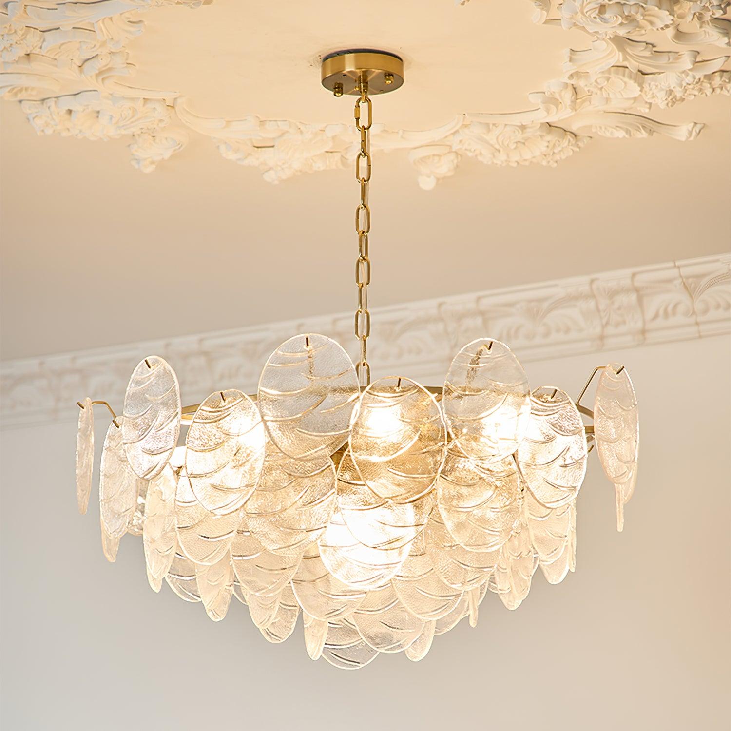 Lustrous Chandelier Victorien en Verre Finition Dorée - Neutralighting