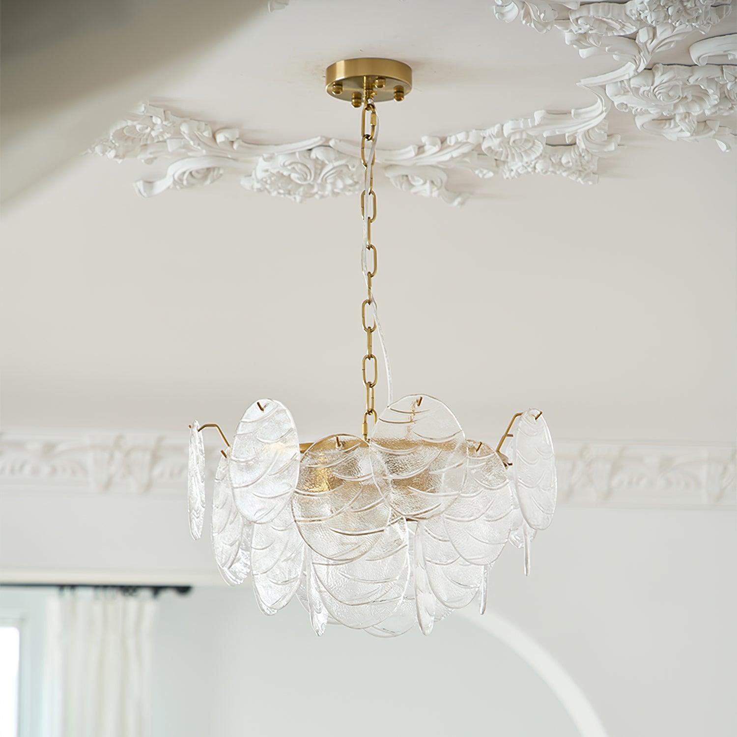 Lustrous Chandelier Victorien en Verre Finition Dorée - Neutralighting