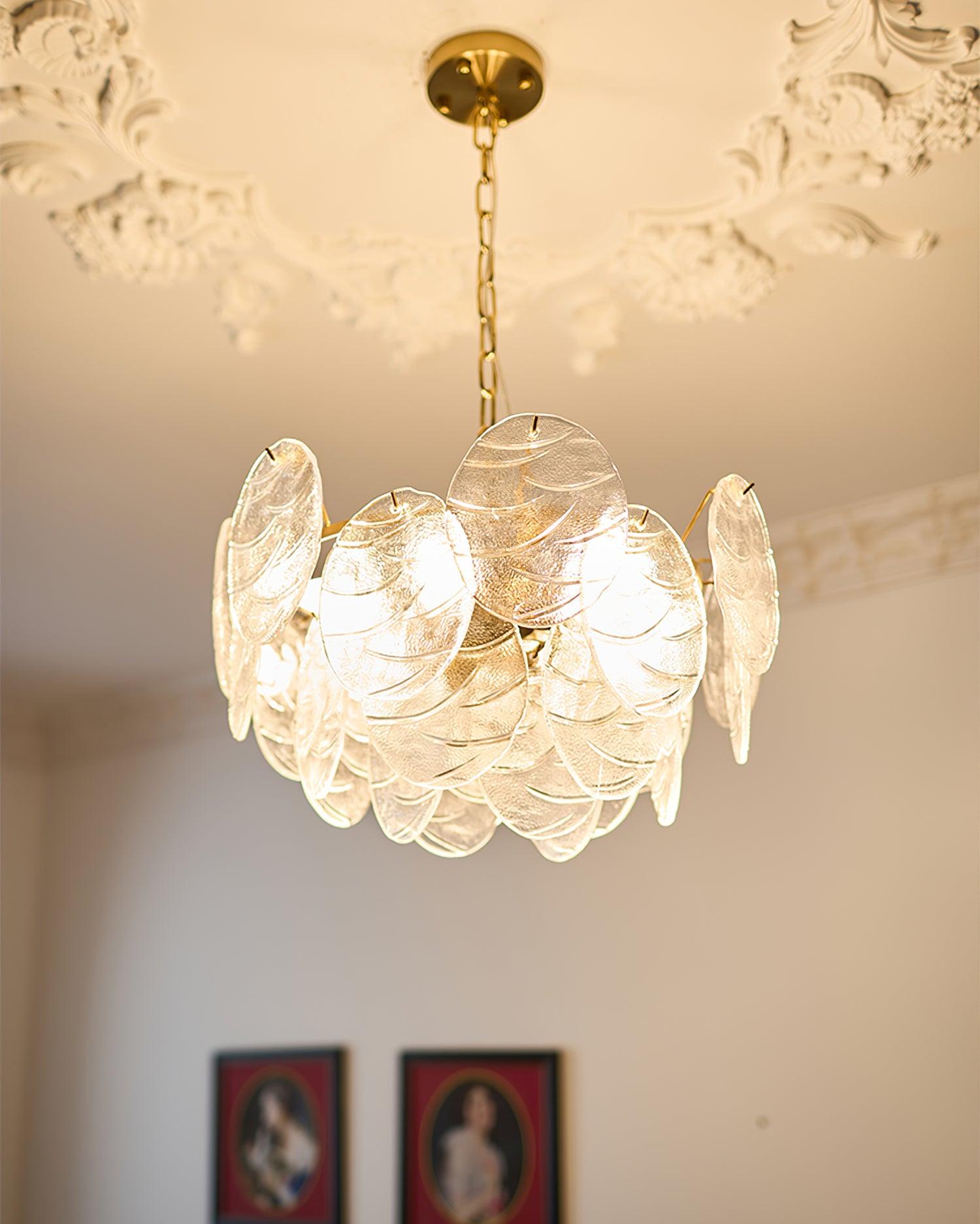 Lustrous Chandelier Victorien en Verre Finition Dorée - Neutralighting