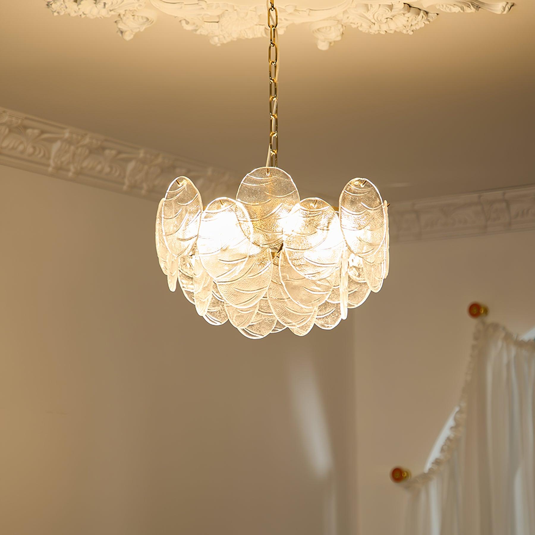Lustrous Chandelier Victorien en Verre Finition Dorée - Neutralighting