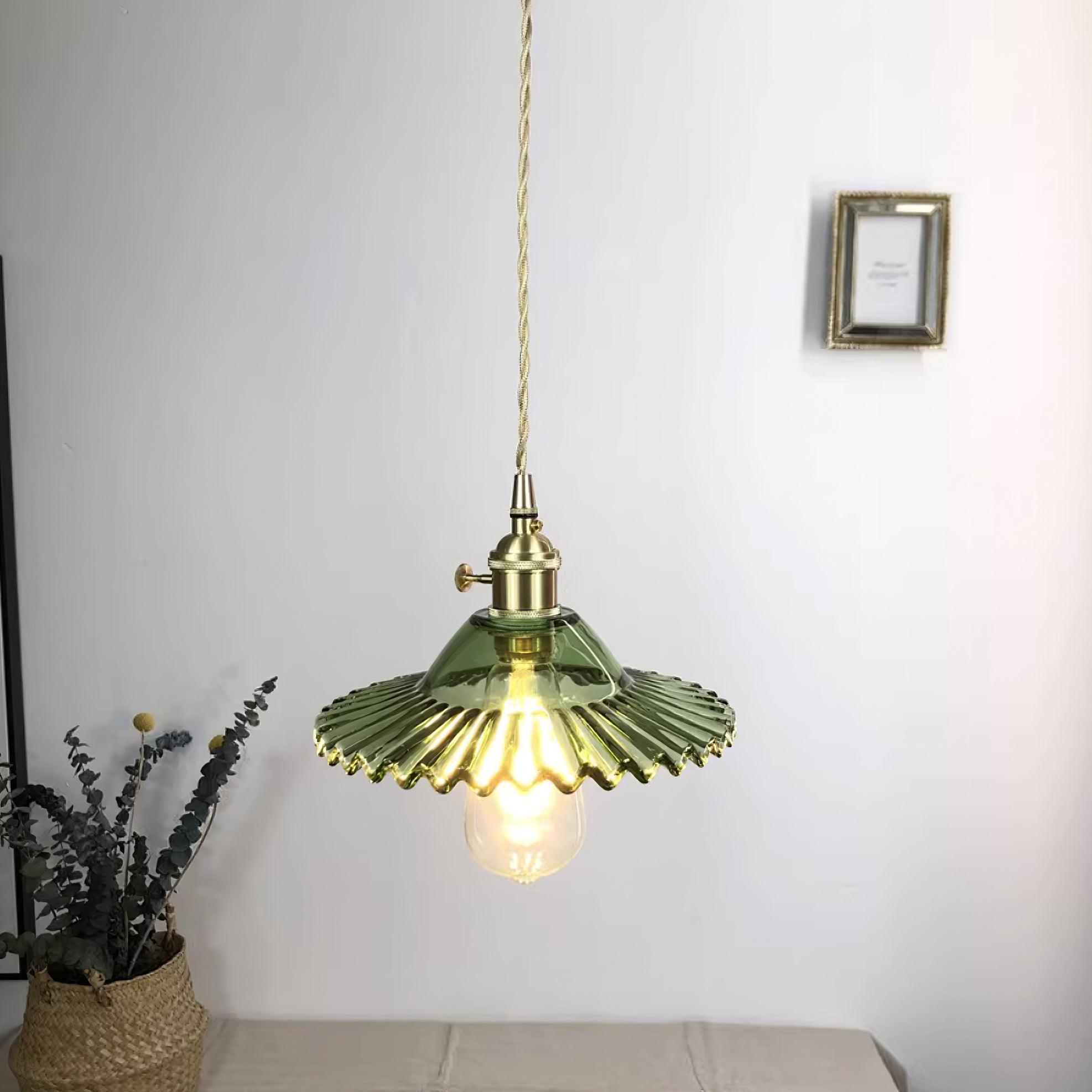 Suspension Ébouriffé Verre Ombre Festonné Bord Laiton Accents Rétro - Neutralighting