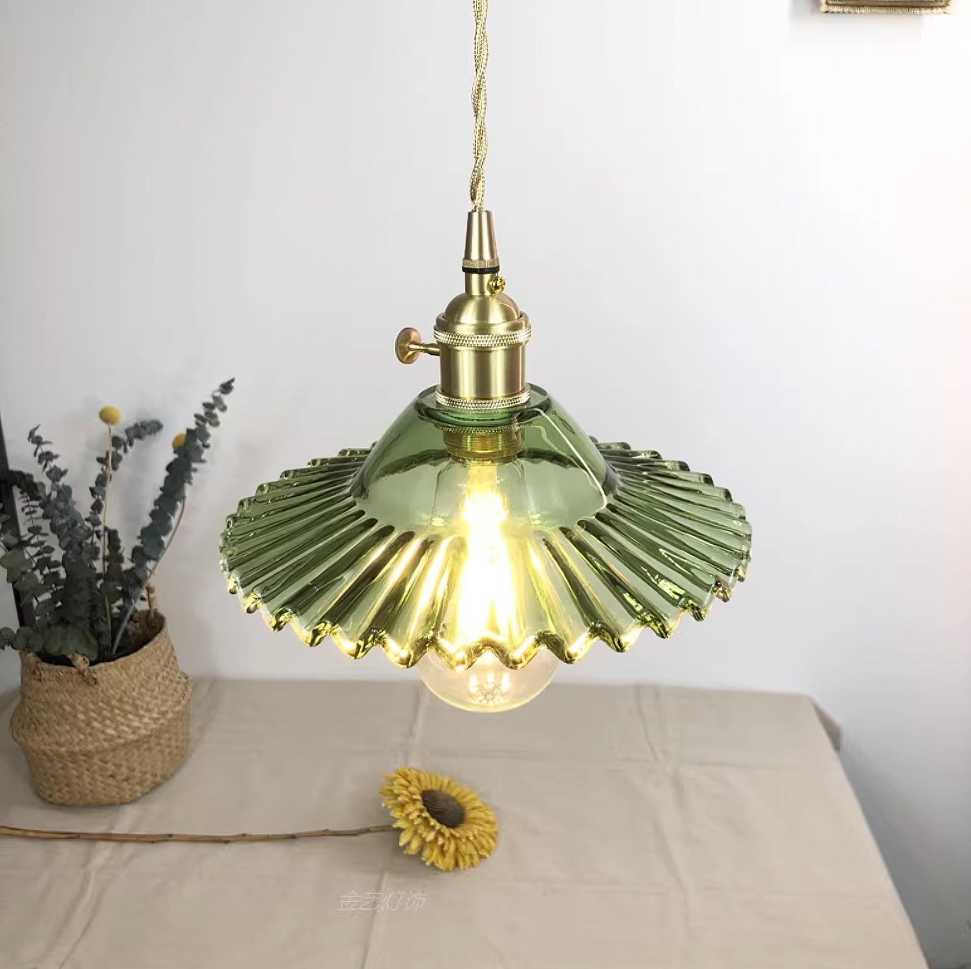 Suspension Ébouriffé Verre Ombre Festonné Bord Laiton Accents Rétro - Neutralighting