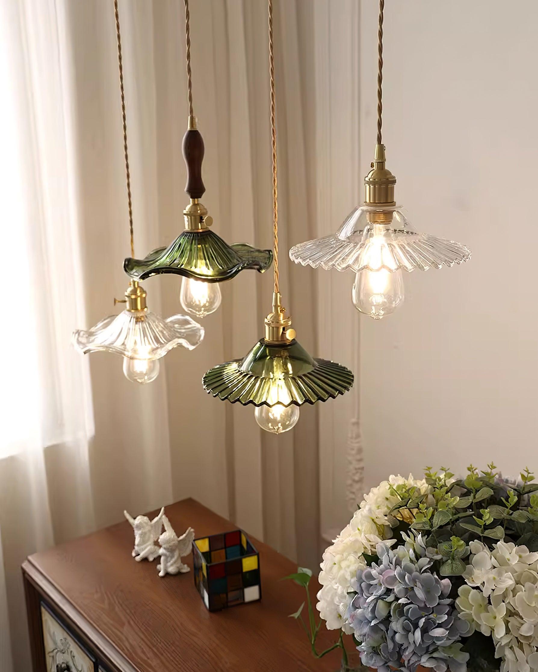 Suspension Ébouriffé Verre Ombre Festonné Bord Laiton Accents Rétro - Neutralighting