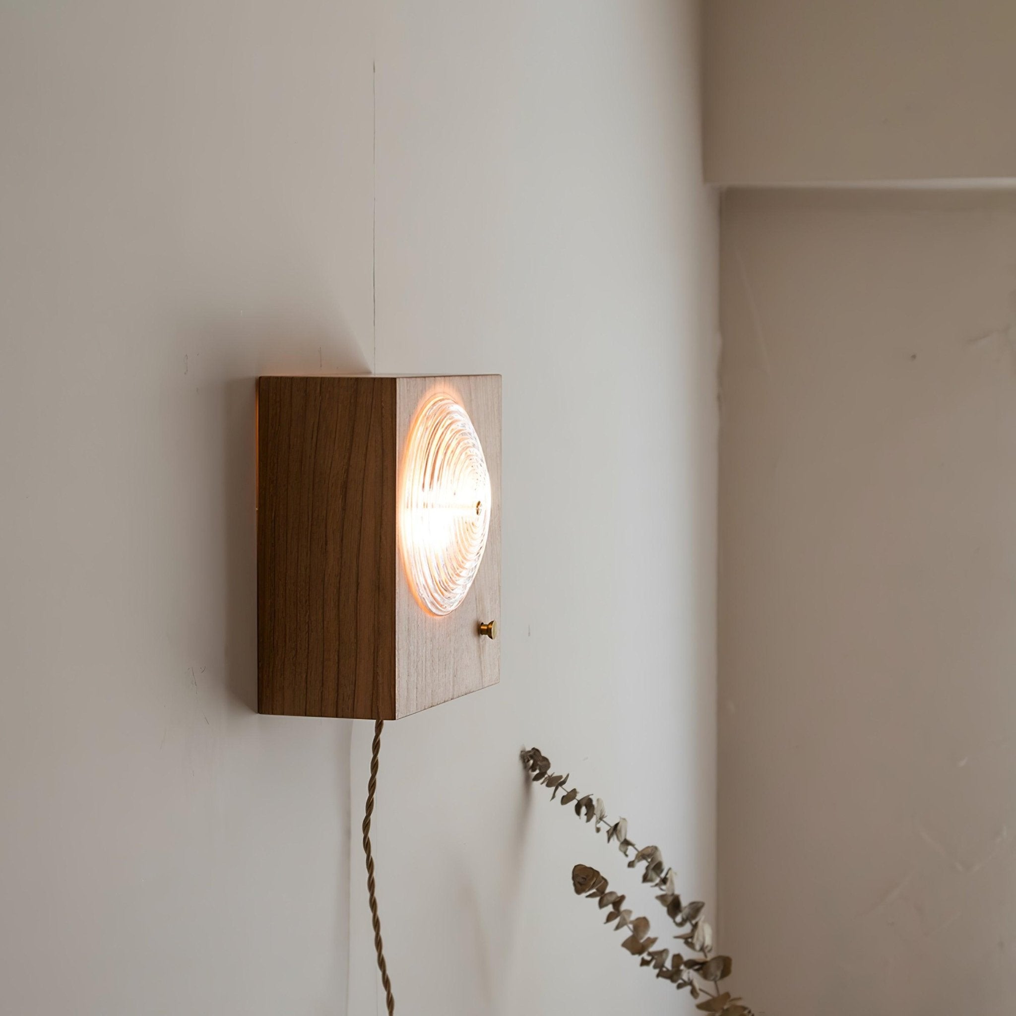 Echo Fashion Glass Wall Lamp - Neutralighting