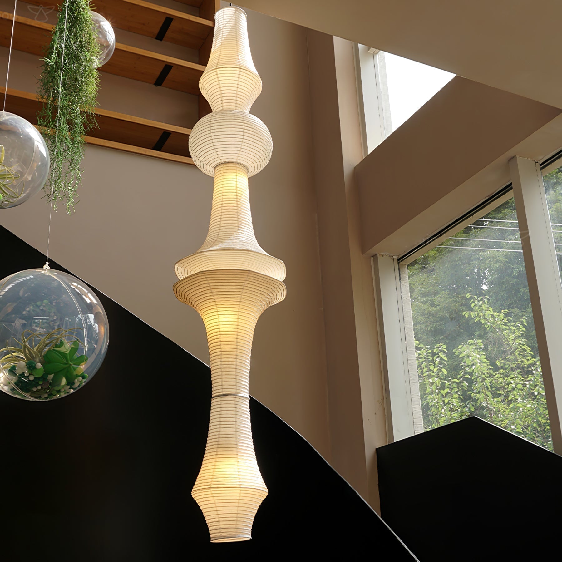 Faye Suspension Sculpturale Verticale en Papier