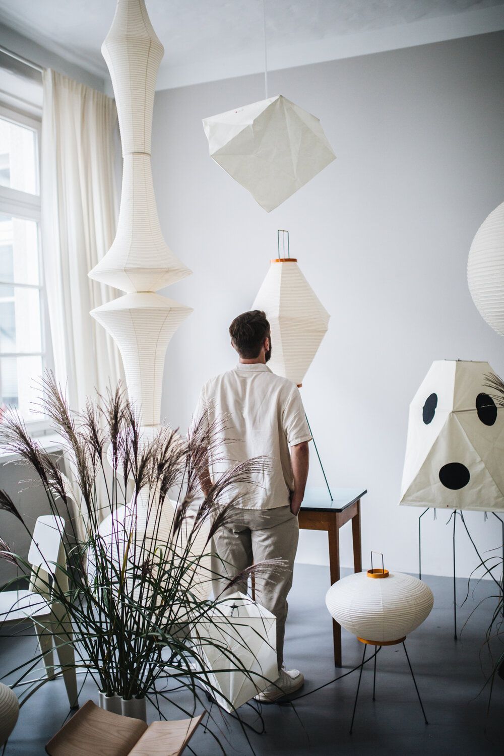 Veyran Paper Artistic Pendant Light - Neutralighting