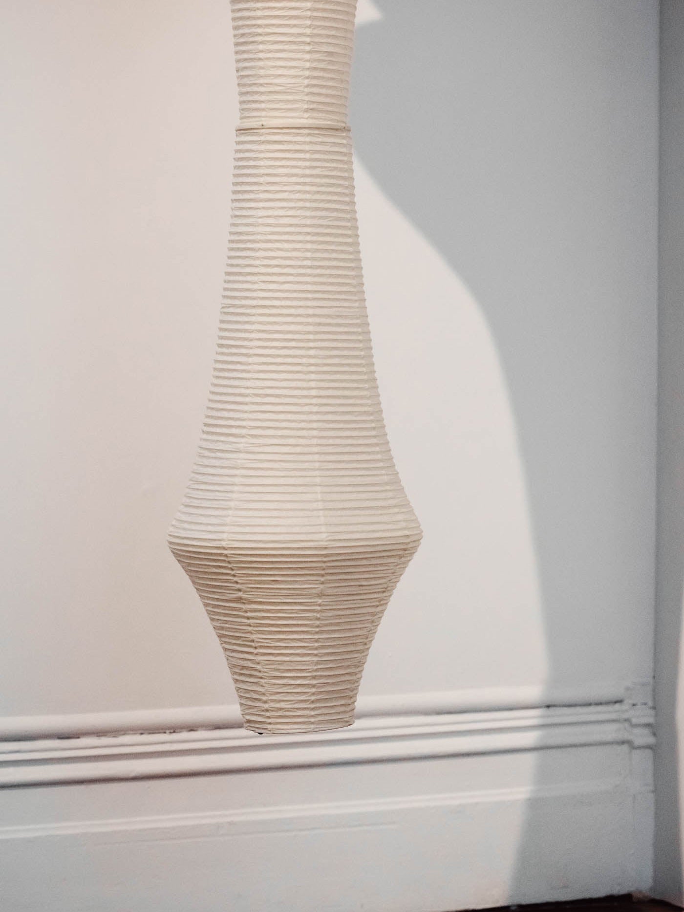 Veyran Paper Artistic Pendant Light - Neutralighting