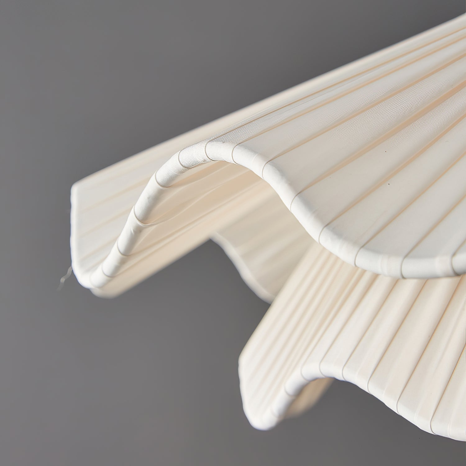 Calavie Lampe Pendante Élégante Plissée Ondulée - Neutralighting