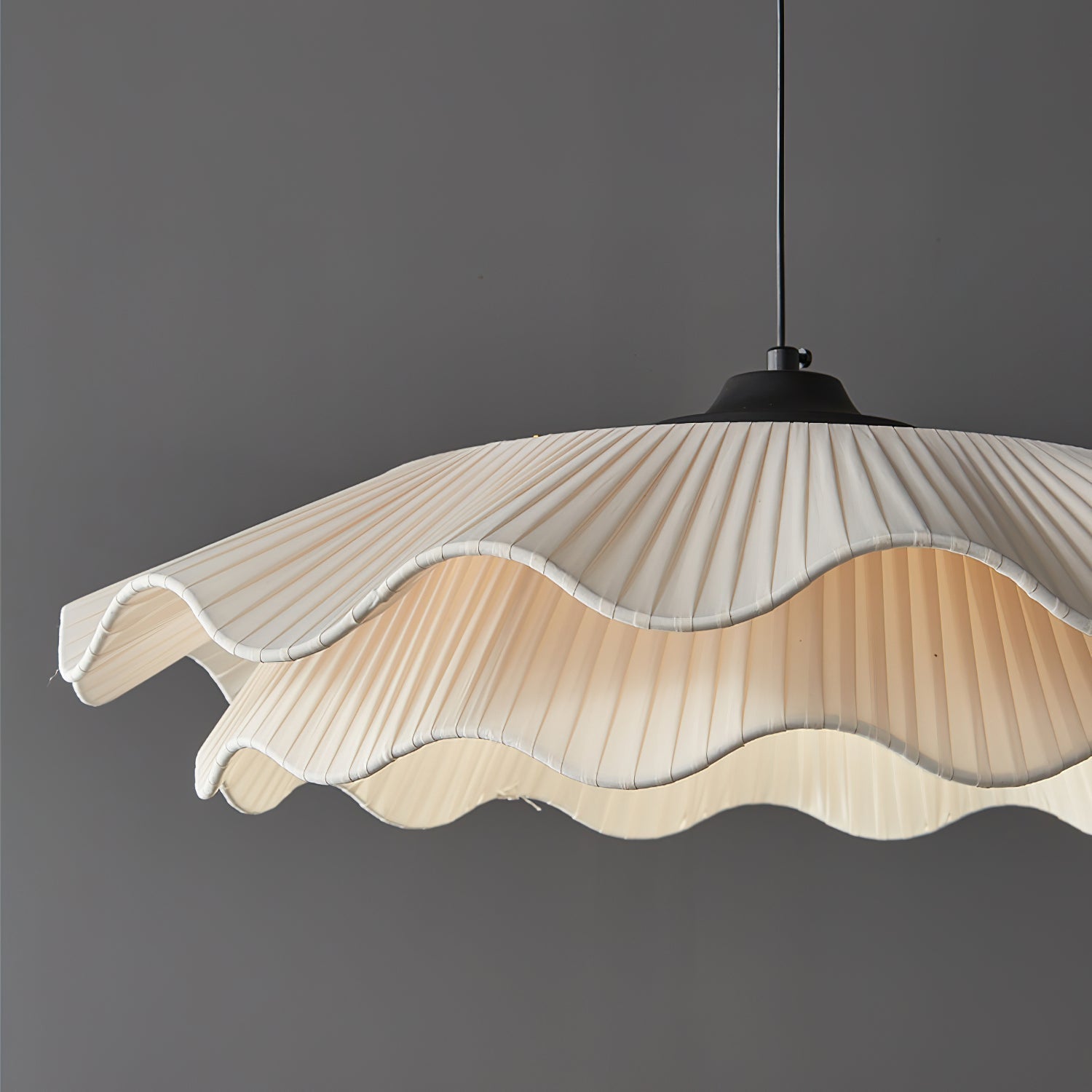 Calavie Lampe Pendante Élégante Plissée Ondulée - Neutralighting