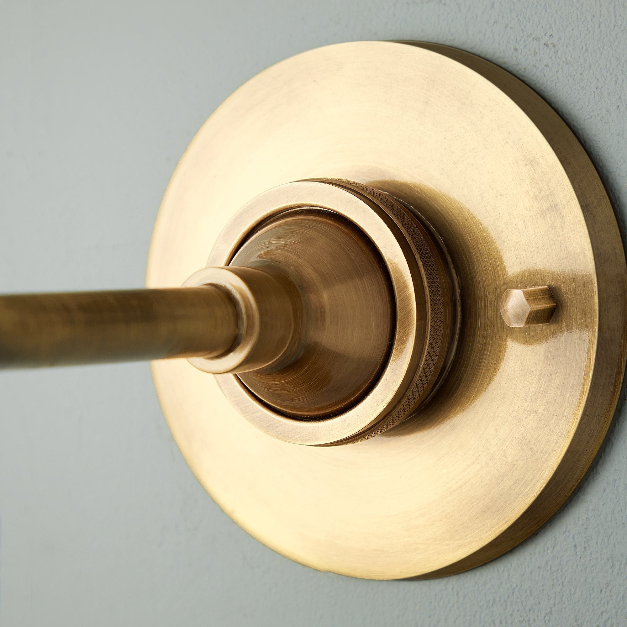 Isadora Applique Murale Intérieure en Laiton - Neutralighting