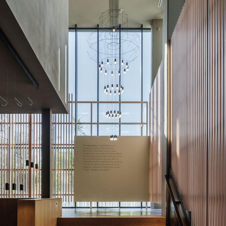 Lustra Chandelier Lignes Noir Structure Métallique LED - Neutralighting