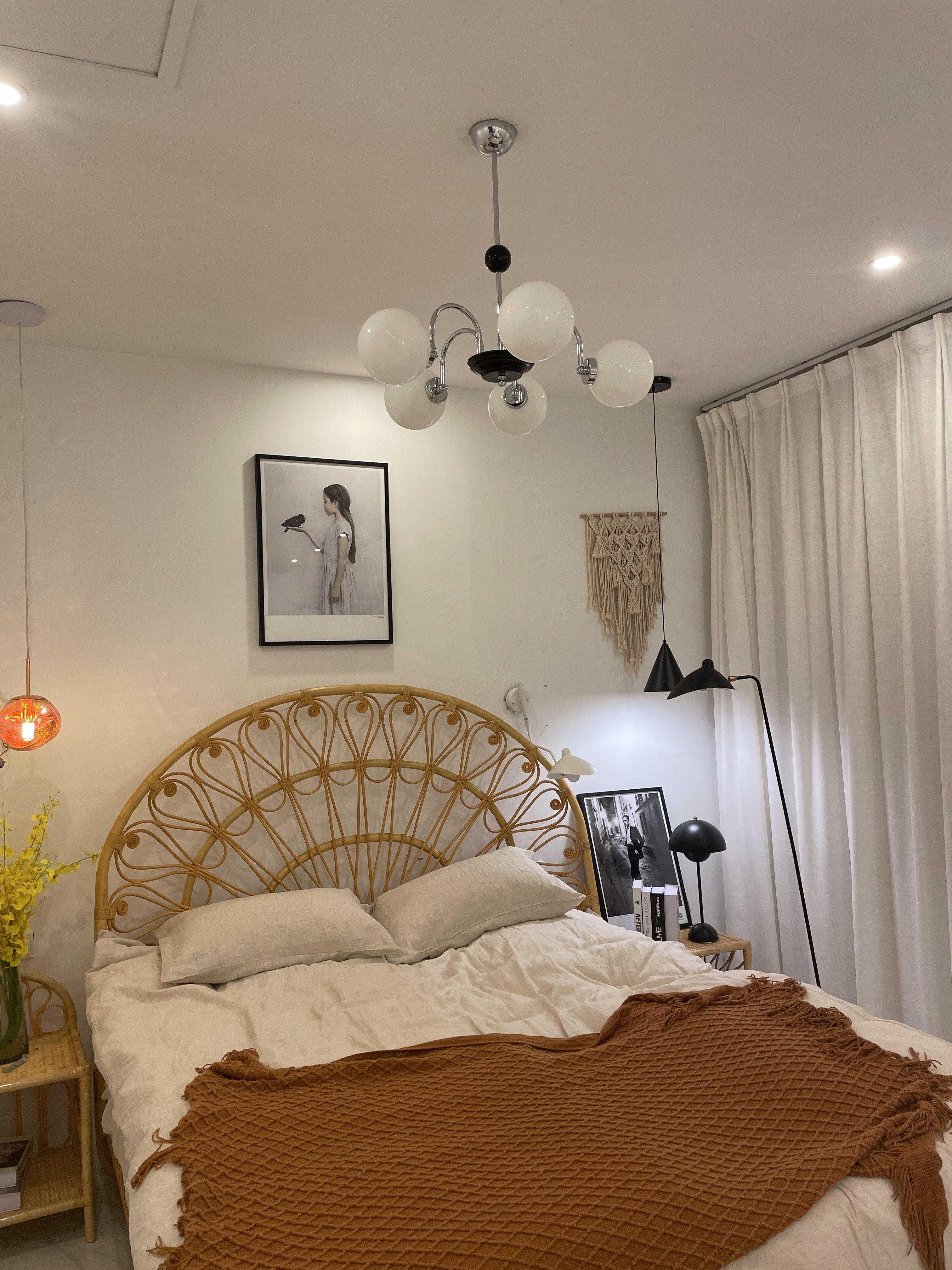 Lustra Chandelier Cadre en Tige et Blanc - Neutralighting