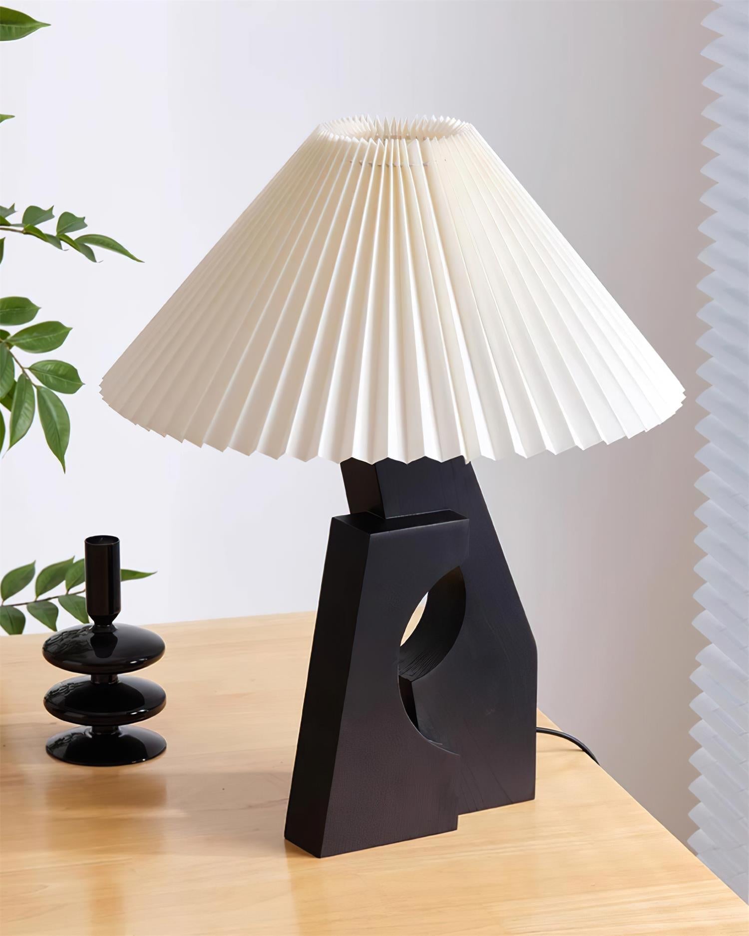 Zain Lampe de Table Plissée Papier Plissée Sculpturale en Bois - Neutralighting