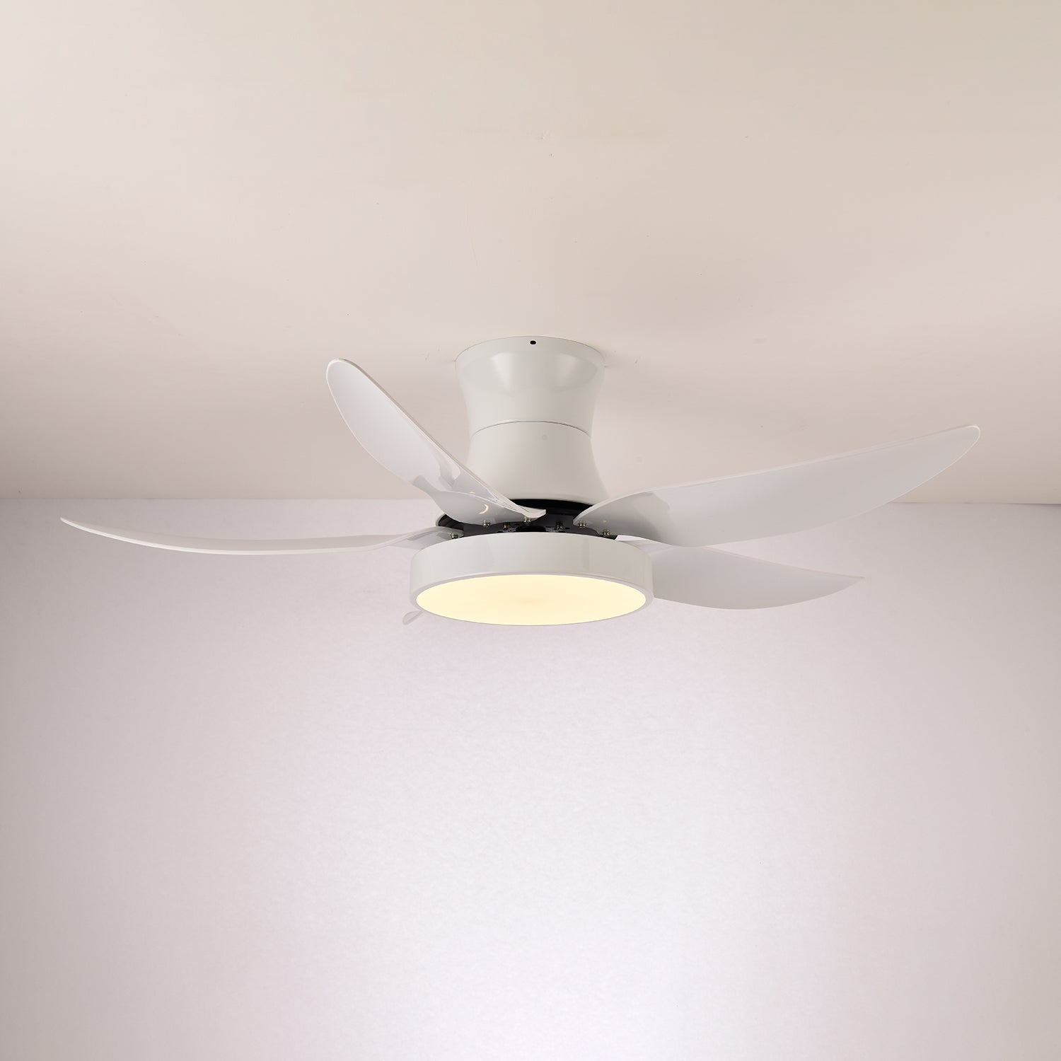 Vue de dessus du plafonnier ventilateur Jada noir