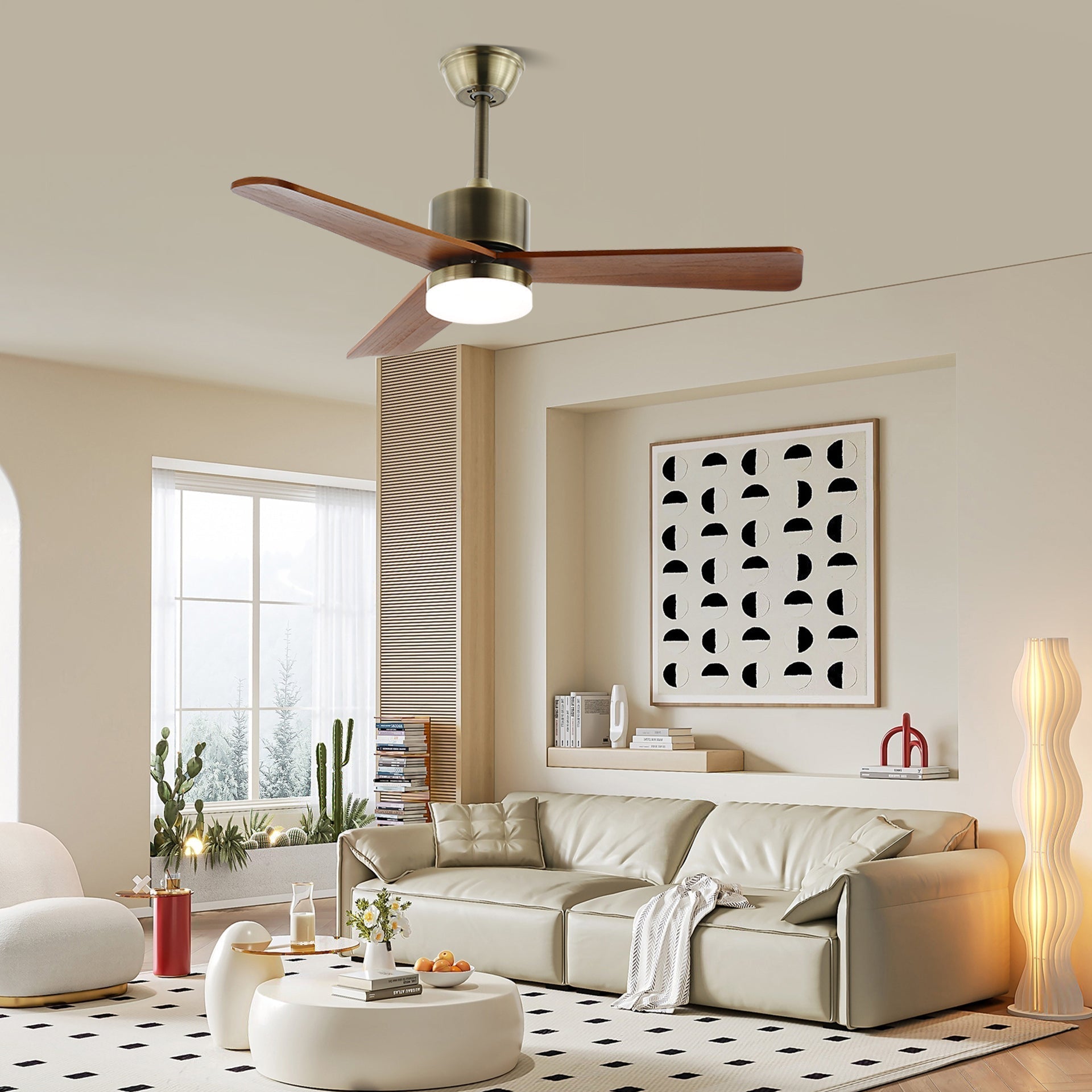 Ventilateur de plafond lumineux Ventio avec sa télécommande portable.