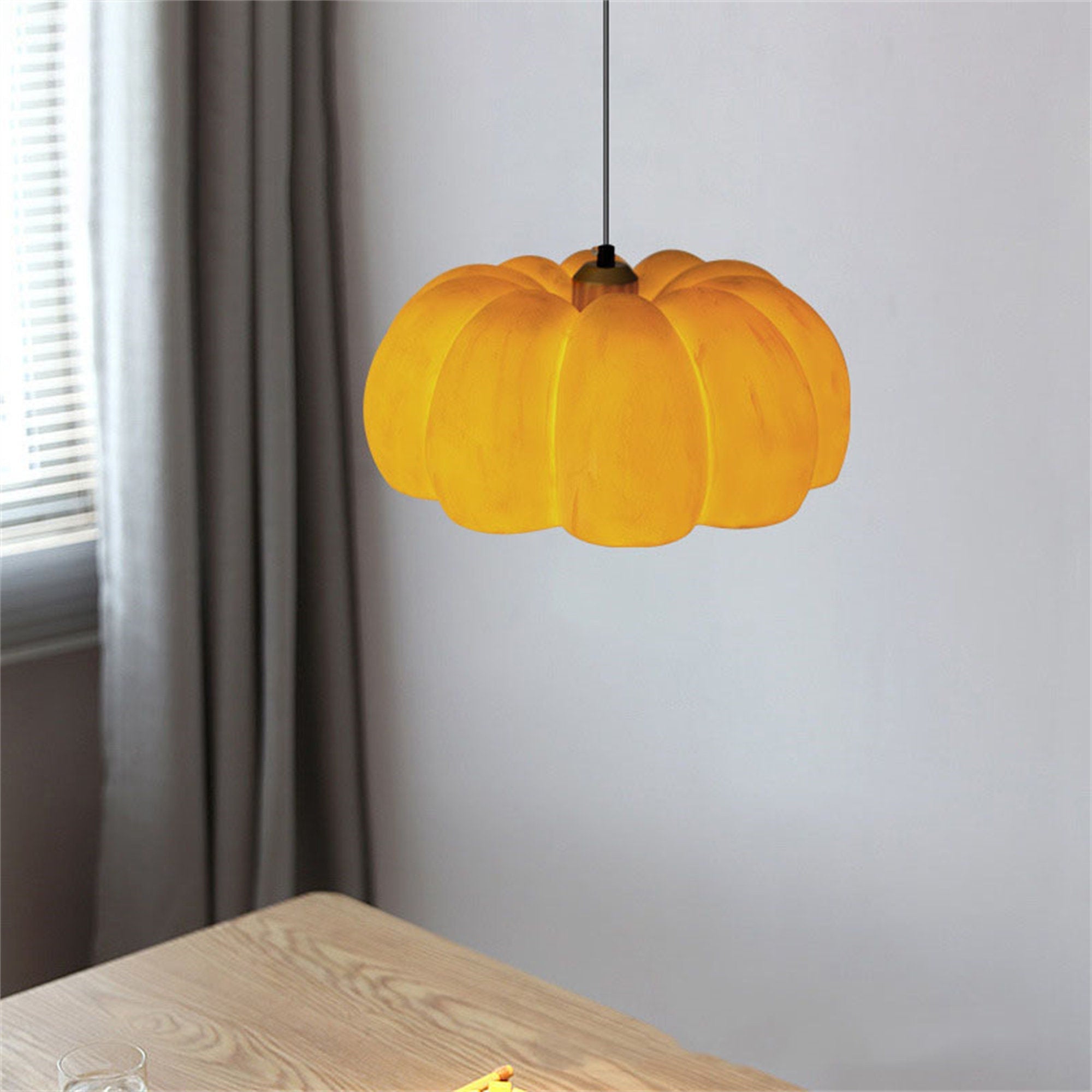 Arisha Citrouille Suspension Jaune Résin Chambre à Coucher Salle à Manger - Neutralighting