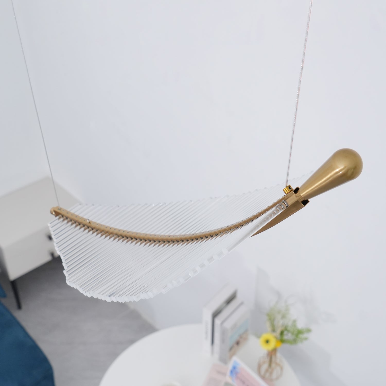Lustra Chandelier Leaf Acrylic Gold Elegant Modern - Neutralighting